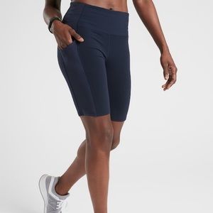 NWT Excursion Hybrid 9” Short